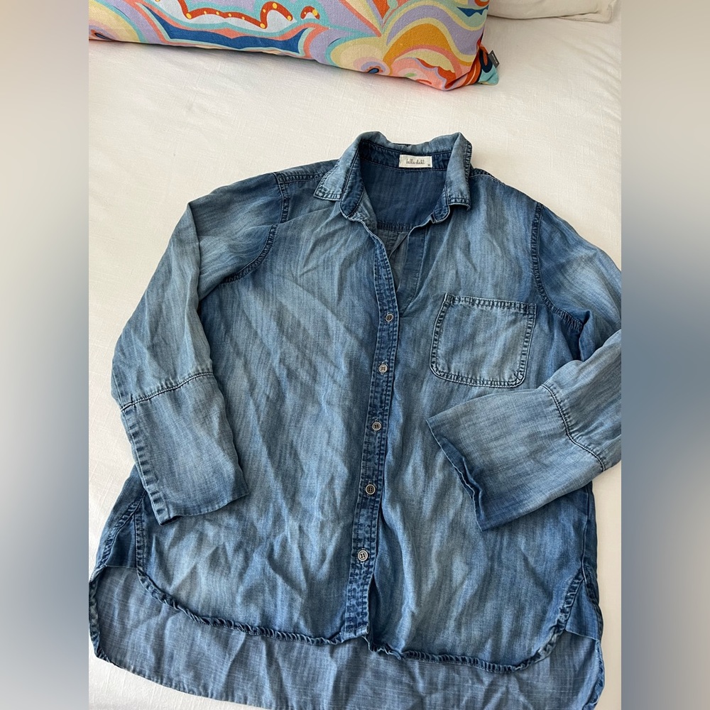 Bella Dahl denim long sleeve blouse size medium